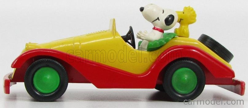 AVIVA TOYS / Scale 1/38 | OLD CAR WITH SNOOPY YELLOW RED