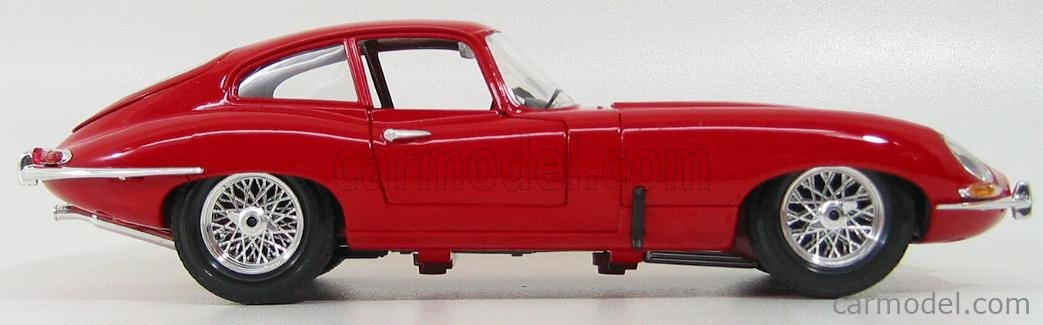 SIX BOXED METAL DIECAST 1:18 SCALE MODEL CARS, to include a Bburago 1961 Jaguar E Coupe in red, mode SIX BOXED METAL DIECAST 1:18 SCALE MODEL CARS, to include a Bburago 1961 Jaguar E Coupe in red, mode