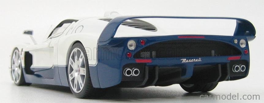 Mattel Hot Wheels L2986 Scale 1 18 Maserati Mc12 2004 White Met Blue