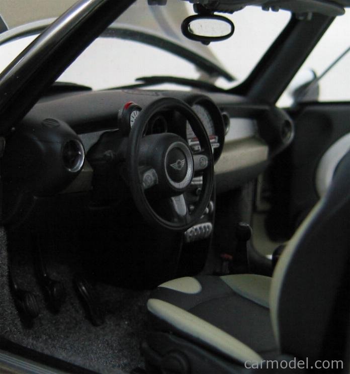 AUTOART 75007 Scale 1/18 | MINI COOPER S 2006 GOLD MET WHITE