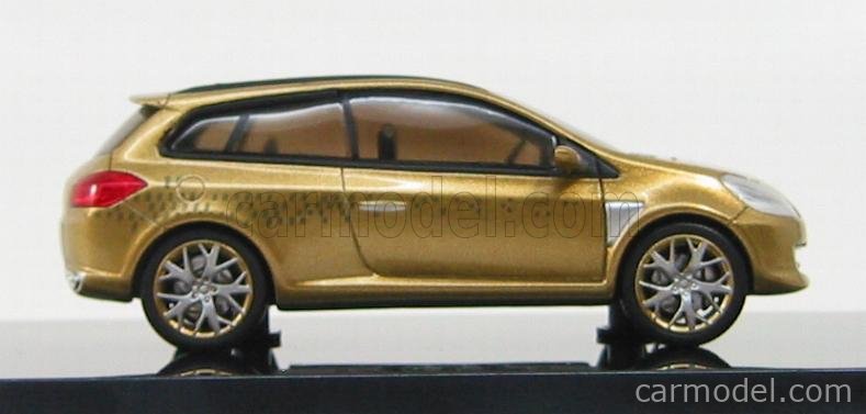 RENAULT CLIO 16S blanc 1991 1/18 EUR 69,90 - FR