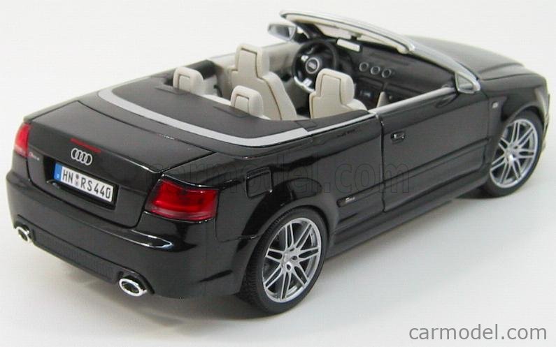 1/18 アウディ　RS4 カブリオレ　A4 オープンカー　ミニカー　ブラック 1/18 アウディ RS4 カブリオレ A4 オープンカー ミニカー