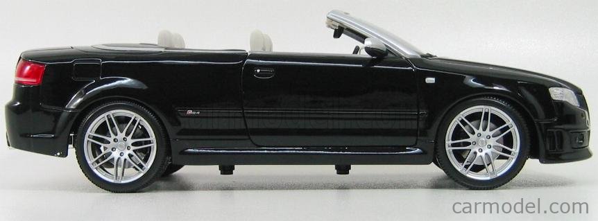 1/18 アウディ　RS4 カブリオレ　A4 オープンカー　ミニカー　ブラック Amazon | AUTOkol 1/18 2022 アウディ AUDI RS4 黒69 | ミニカー