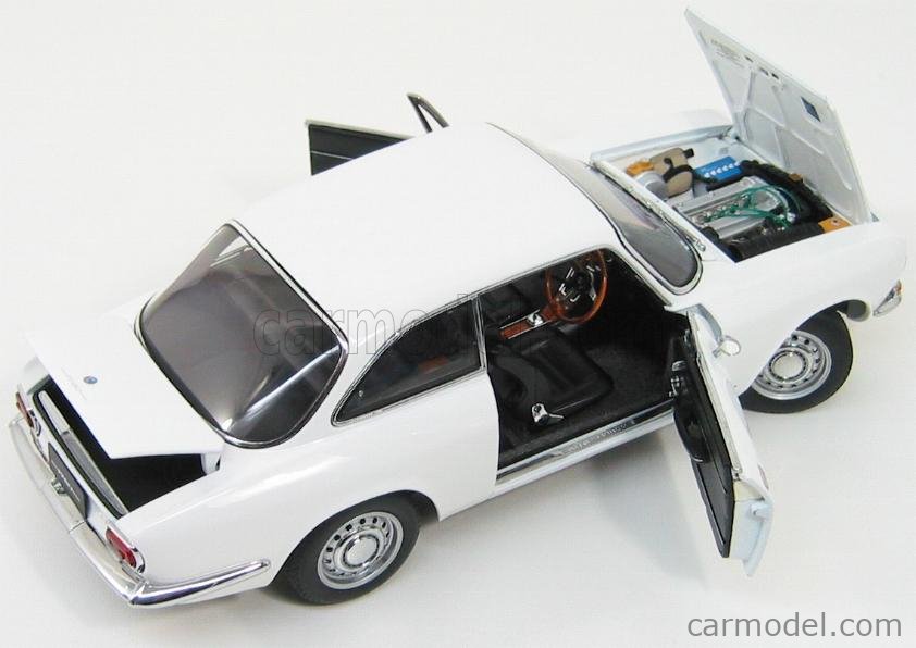 Alfa Romeo 1750 1/18 AUTOart 白 AUTOart Millennium 1967 Alfa Romeo 1750 1/18 Scale Model