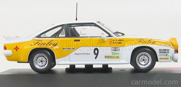 Modèle Réduit 1/43 Opel Manta 400 Rallye Catalunya 1984 - Pilote Carlos Sainz - Boîte Plexi Altaya/IXO