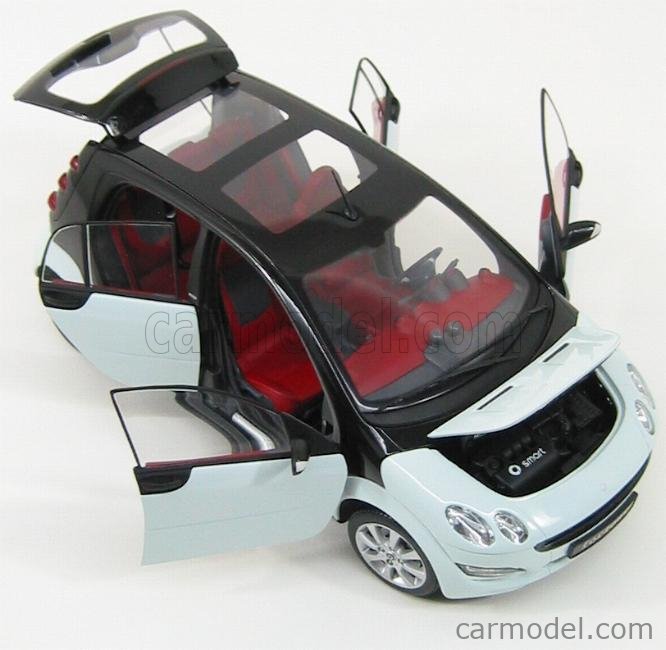 Neu & OVP Metall-Modell in 1/18 Kyosho 09105 Smart Forfour in blau 