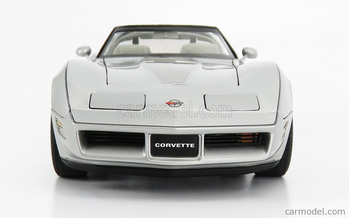 AUTO art 1982 Corvette コレクターエディション 1:18 REVIEW: AUTOart 1982 Corvette Collector Edition