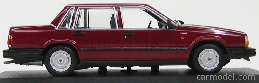 MINICHAMPS 400171700 Scale 1/43 | VOLVO 740 1986 BORDEAUX