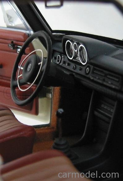 AUTOART 76182 Scale 1/18 | MERCEDES BENZ 220D/8 LIMOUSINE