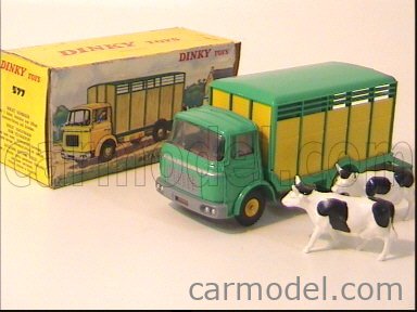 Dinky Toys 577-2 – Berliet GAK Bétaillère 1965 – Vert/Jaune – État Quasi Neuf – France
