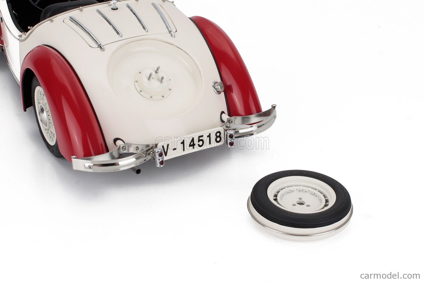 CMC M075C Scale 1/18 | AUDI 225 ROADSTER 1935 WHITE RED