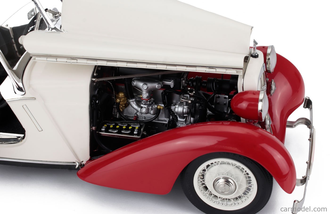 CMC M075C Scale 1/18 | AUDI 225 ROADSTER 1935 WHITE RED