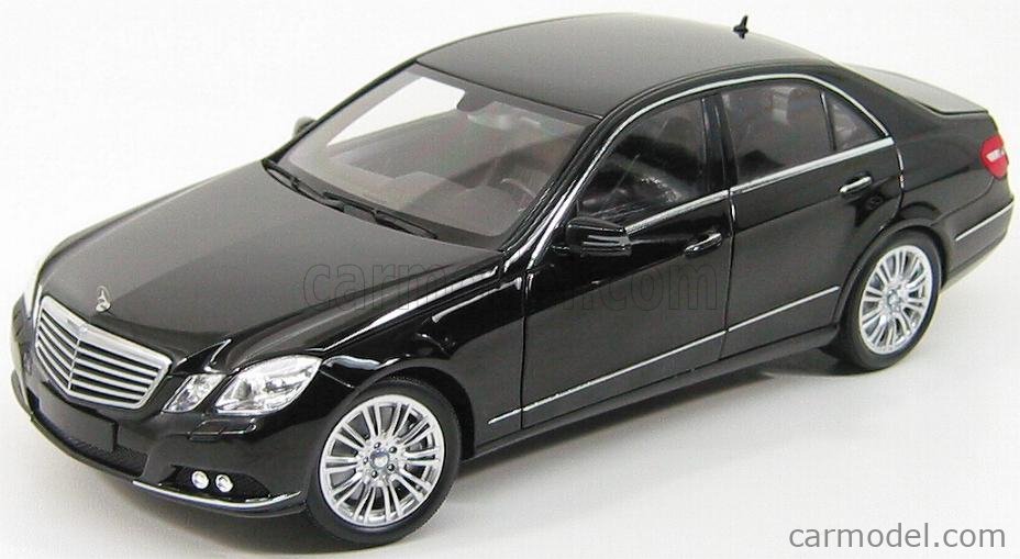 MINICHAMPS 150038000 Scale 1/18 | MERCEDES BENZ E-CLASS 2009 BLACK