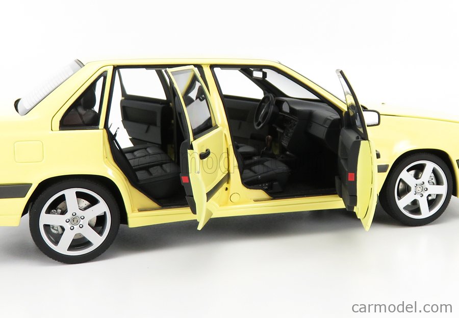 ミニカー AUTOart VOLVO 850 T-5R SEDAN 1:18 1/18 AUTOart 1:18 Volvo 850 T-5R Limousine Year 1995 cream-yellow