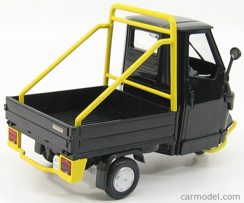 ITALERI IT69002 Scale 1/12 PIAGGIO APE 50 CROSS COUNTRY 1994 BLACK