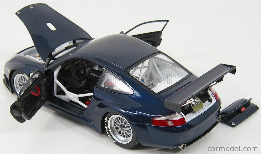 MINICHAMPS ポルシェ911 GT3 RSR - 2004 1:18 MINICHAMPS ポルシェ911 GT3 RSR - 2004 1:18 minichamps