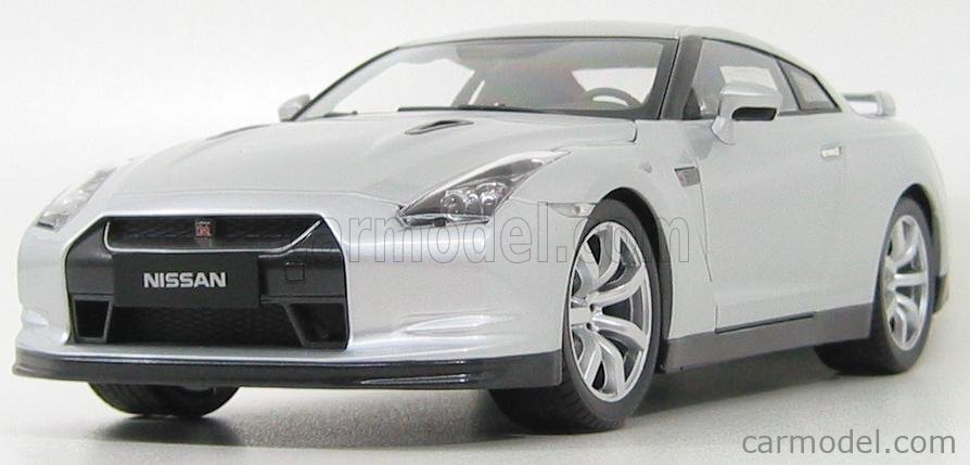 AUTOart NISSAN GT-R R35シルバー 1/18 1/18 AUTOart 2022 Nissan GT-R (R35) Nismo Special Edition