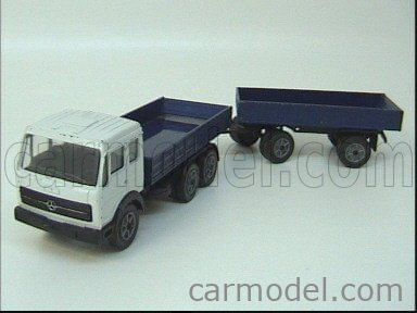 Bruder Toys 3622 - Camion porte-container Mercedes Arocs - Comparer avec