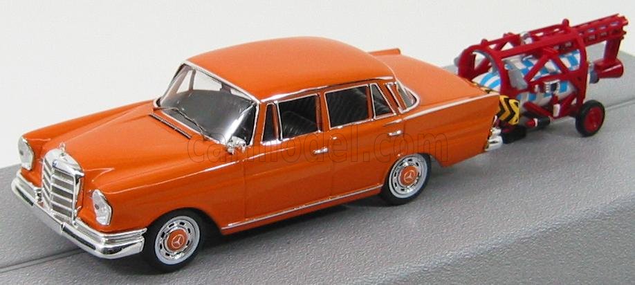 Mercedes-Benz 300 E (W124) - 1984 - Röd - Ixo Models - 1:43