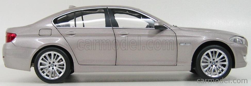 BMW Miniature 1:18 550i F10 Silver Cashmere