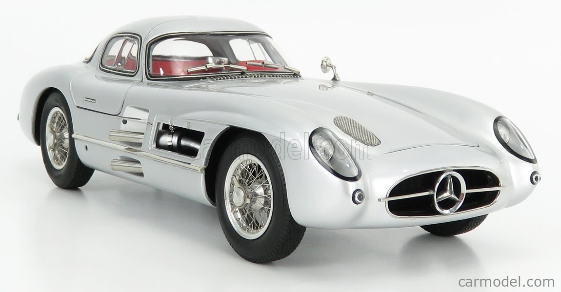 CMC M076 Scale 1/18 | MERCEDES BENZ 300 SLR UHLENHAUT COUPE 1955 SILVER