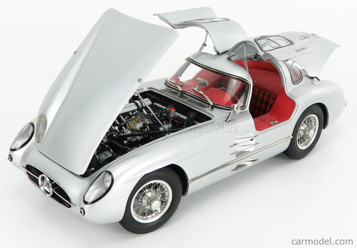 CMC M076 Scale 1/18 | MERCEDES BENZ 300 SLR UHLENHAUT COUPE 1955 SILVER