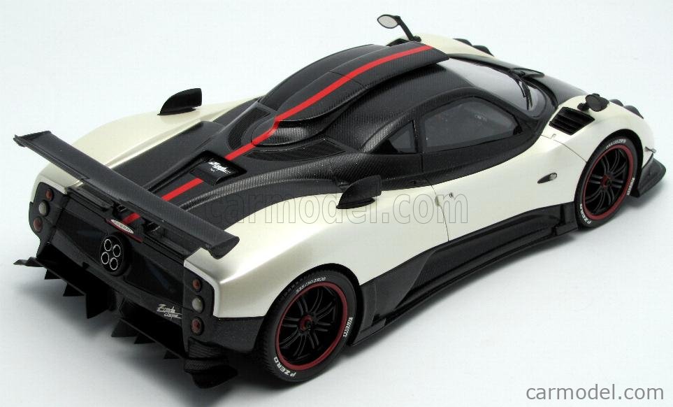 Motormax 1/18 Pagani Zonda 5 Cinque Diecast Model Car - White & Black (79158)