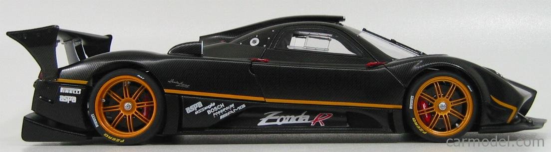 PAGANI - ZONDA R 2009