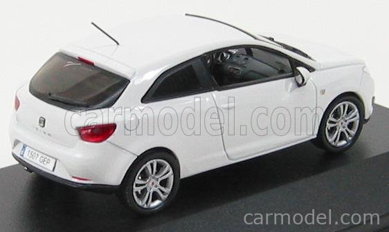 Voiture Miniature SEAT Ibiza ST - Échelle 1/43 - Métal - Sur Socle - Boîte Vitrine - Collection