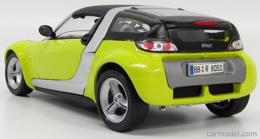Modely automobilů 1/18 | Smart Roadster Coupé červená 1/18 Bburago