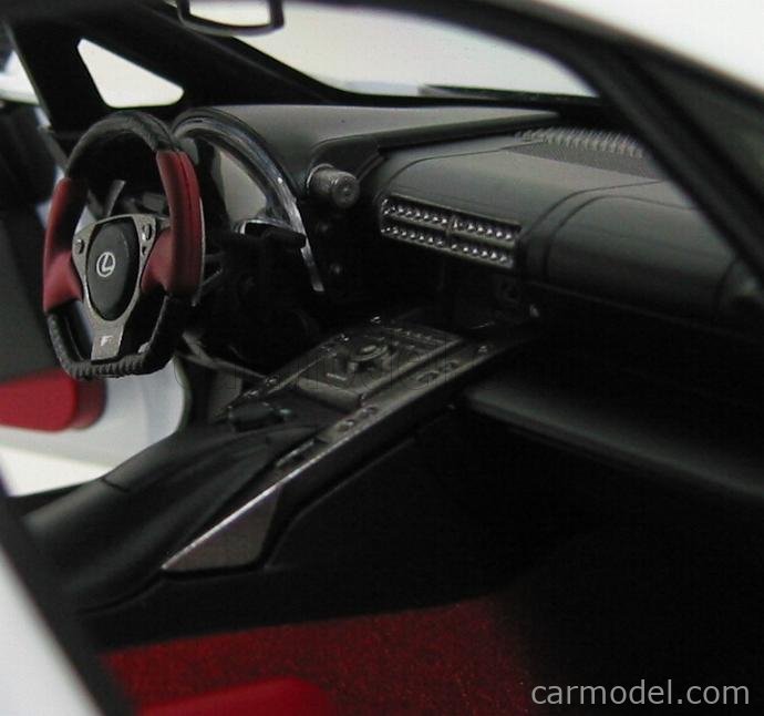 AUTOART 1/18 ECHELLE Lexus LFA Whitest Blanc (78831) avec Boite