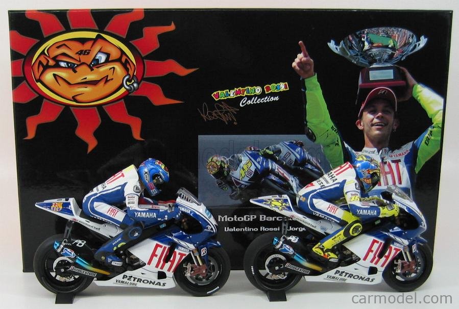 YAMAHA - SET x2 YZR-M1 N 46 N 99 WORLD CHAMPION MOTOGP 1st - 2nd GP  BARCELONA 2009 VALENTINO ROSSI - JORGE LORENZO WITH FIGURES + DVD