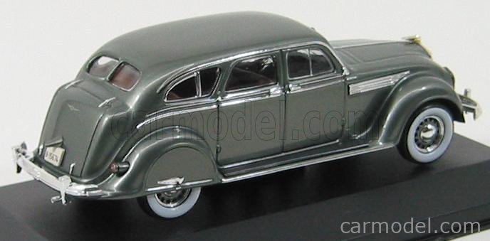 CHRYSLER - AIRFLOW SEDAN 1936