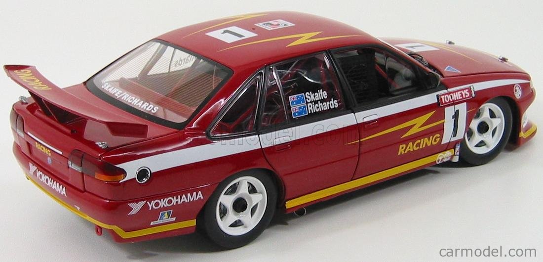 HOLDEN: A 1:18 Scale Biante Holden VK Commodore Model, 1984 Bathurst HOLDEN: A 1:18 Scale Biante Holden VK Commodore Model, 1984 Bathurst