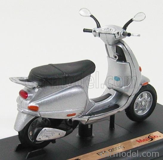 MAISTO 39540 Scale 1/18 | PIAGGIO VESPA ET4 2003 SILVER