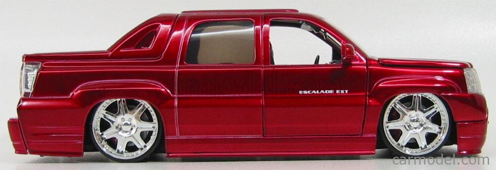 JADA 92054RED Scale 1/24 | CADILLAC ESCALADE EXT 2002 RED MET