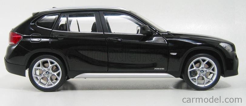 New Old Stock BMW X1 E84, 1:18 Scale Die-Cast Model, Black, Kyosho 08791bk