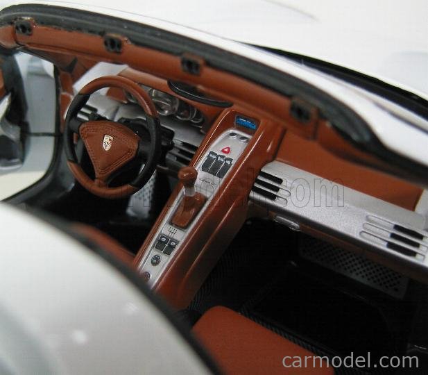 Minichamps 1:43 Porsche Carrera Gt 2003 silver