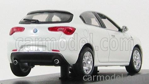 Maxi Voiture Alfa Romeo Giulia Quadrifoglio Monza Rouge 2016 1/43 10151