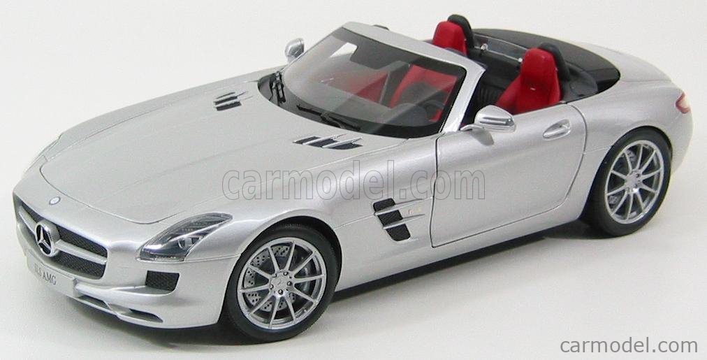 国内外の人気集結！ Mercedes-Benz AMGロードスター 1:18