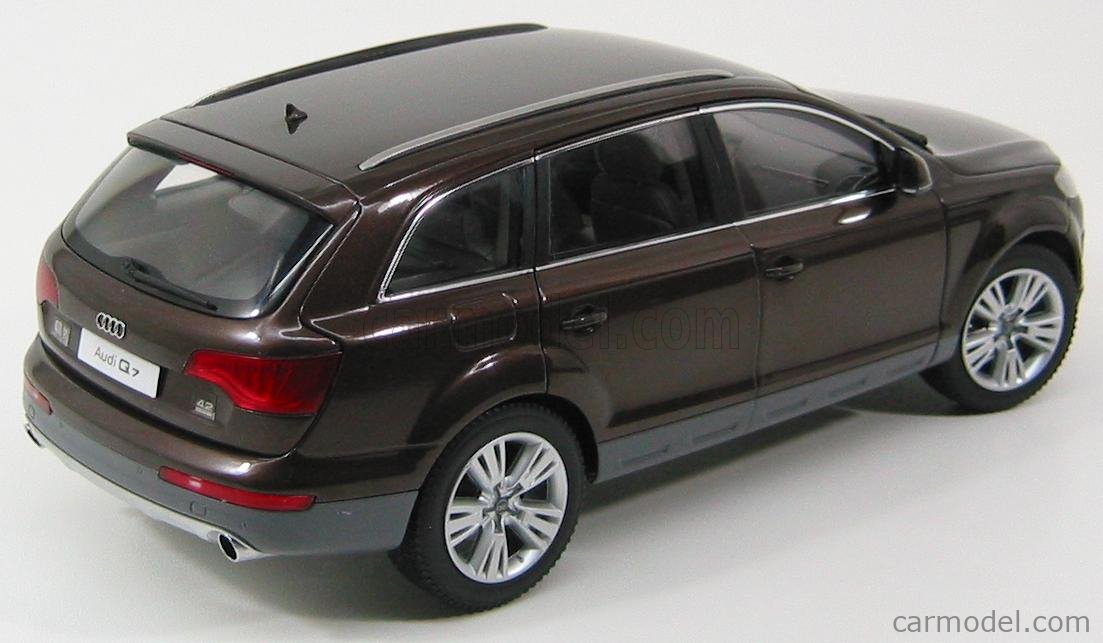 Audi q7 1 18