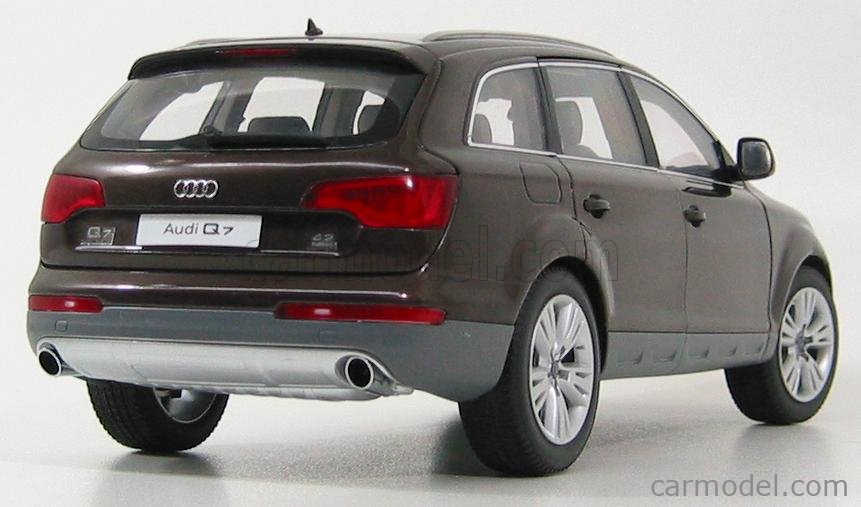 Audi q7 1 18