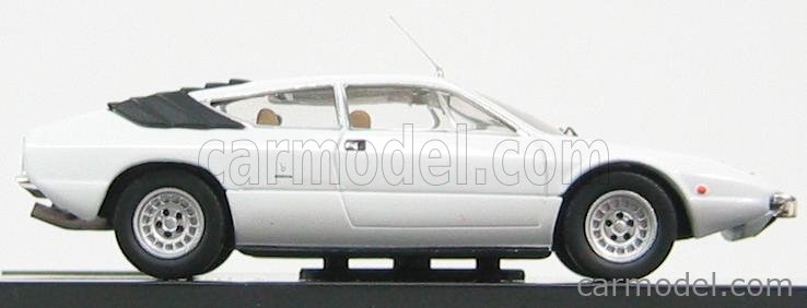 LAMBORGHINI URRACO P300 MODEL CAR WHITE 1975 1:43 SCALE IXO