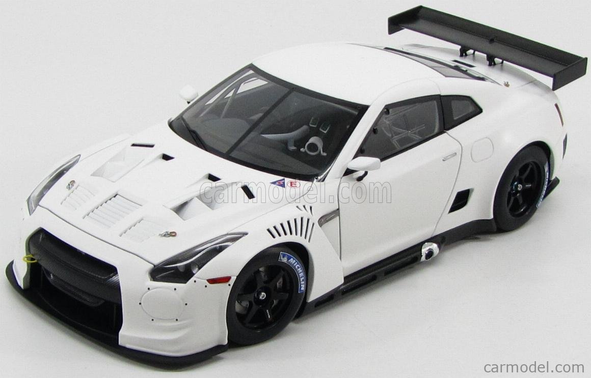 AUTOart 1/18 NISSAN GT-R FIA GT1マットホワイト-