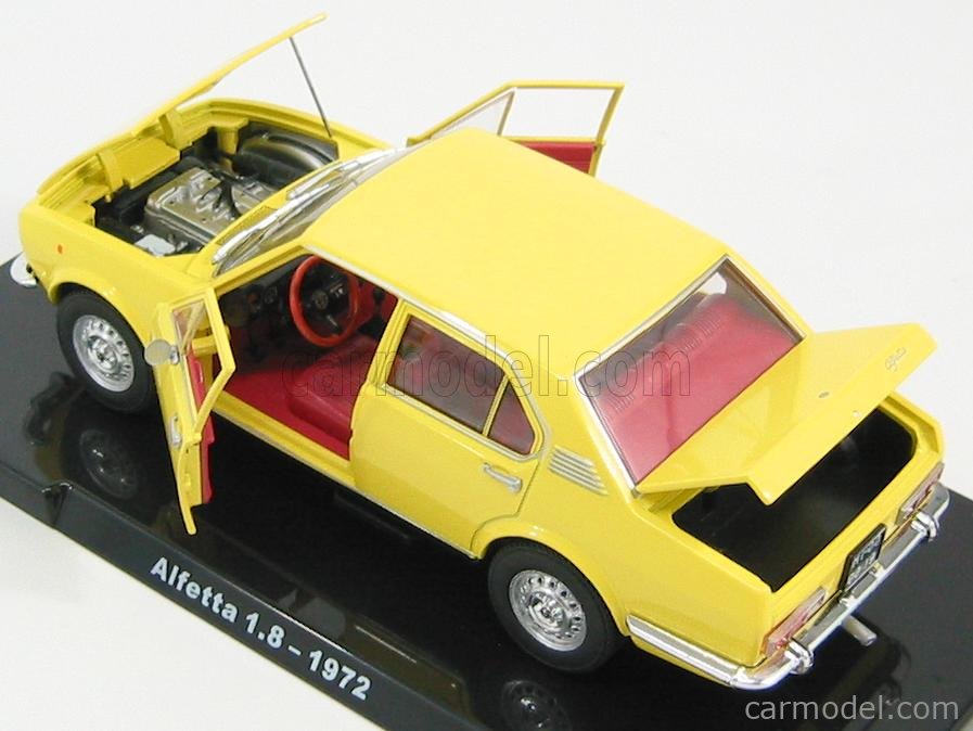 Maquette Alfa Romeo Alfetta GT 1976 Argentée - Échelle 1/43 Edicola - Occasion Parfaite