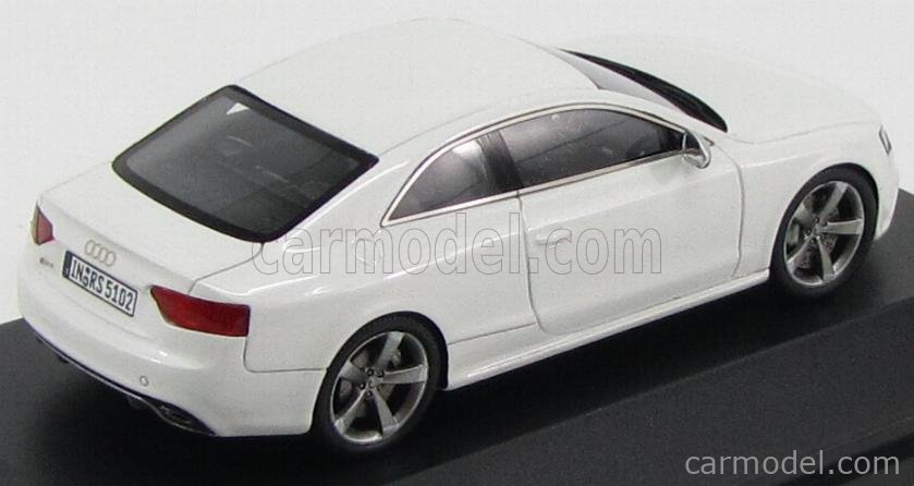 AUDI - A5 RS5 COUPE 2010