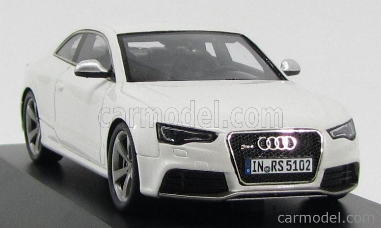 AUDI - A5 RS5 COUPE 2010