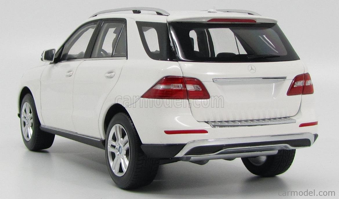 MINICHAMPS 100030101 Scale 1/18 | MERCEDES BENZ M-CLASS ML 2011 WHITE