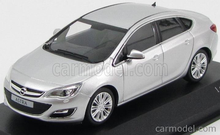 MiniChamps - 1:43 - Opel Astra Coupé / Opel Astra Cabriolet - Catawiki
