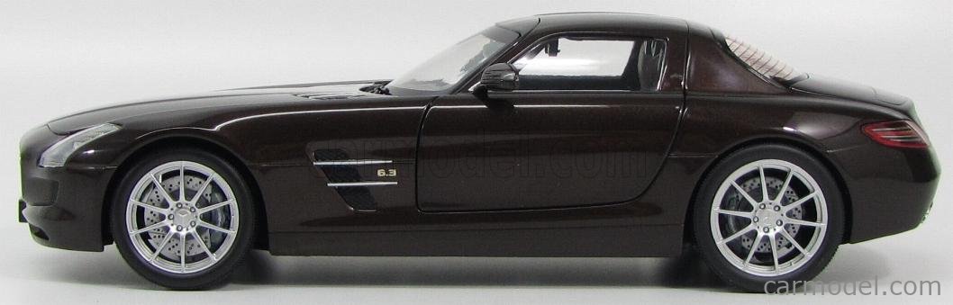 MINICHAMPS 100039028 Scale 1/18 | MERCEDES BENZ SLS COUPE